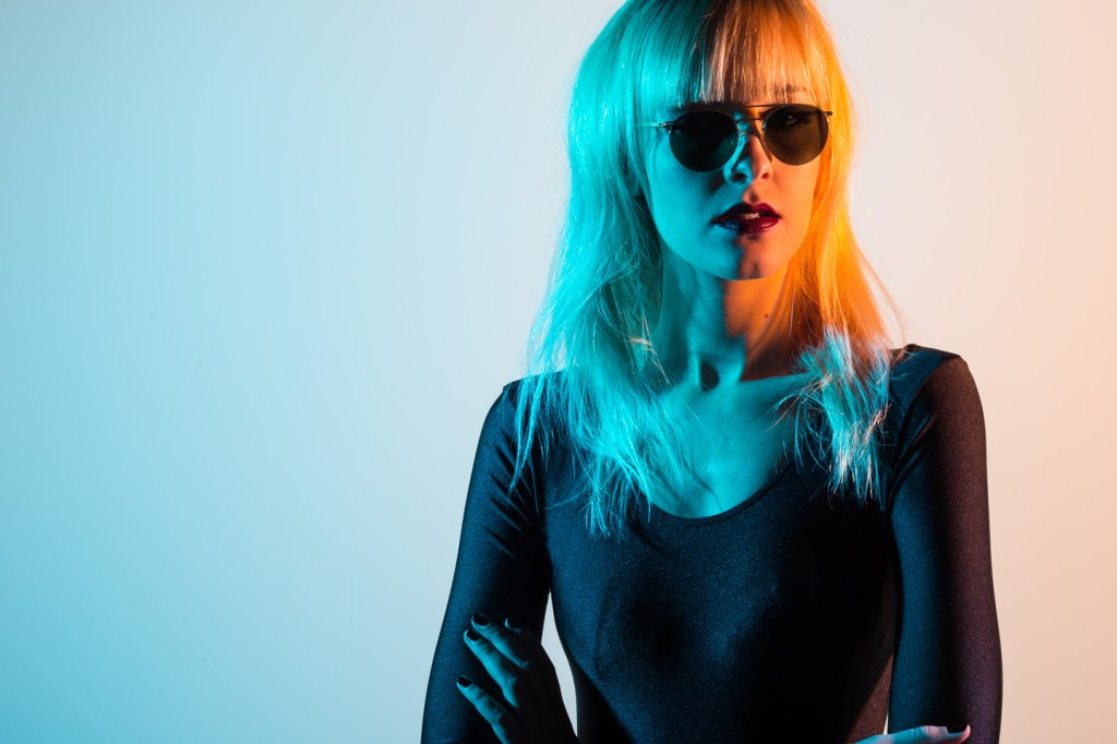 Kunstprojekt mit Model Yvonne mit Mykita Sonnenbrillen